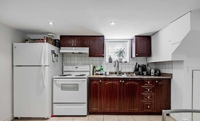 Photo - 32 Strader Av Unit Lower Level