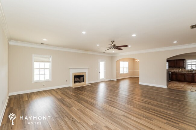 Photo - 6013 Locklear Way