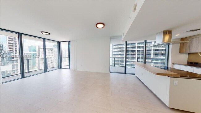 Photo - 1000 Brickell Plz
