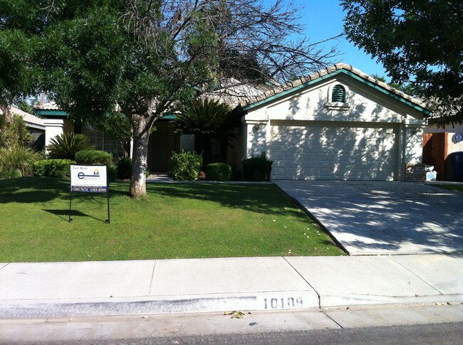 Building Photo - Beautiful Home in Fairway Oaks - Calloway ...