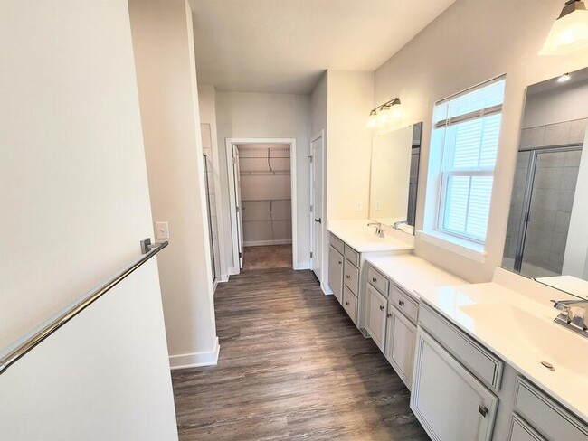 Photo - 257 Riley Wy