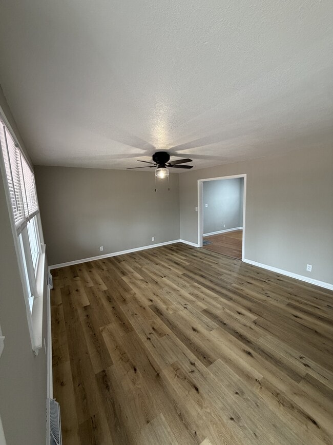 Photo - 2213 Roland Dr