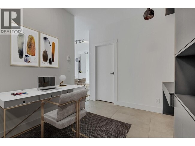 1239 W Georgia St Unit 2402