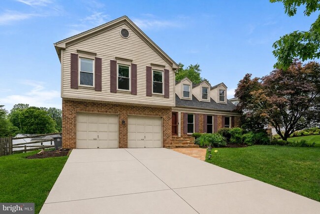 Building Photo - 1119 Halesworth Dr
