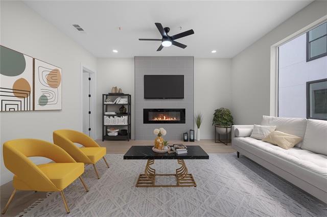 Photo - 1512 Seegar St