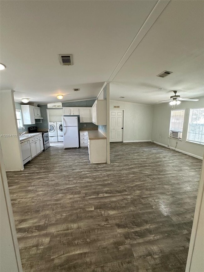 Photo - 11832 Leeward Pl