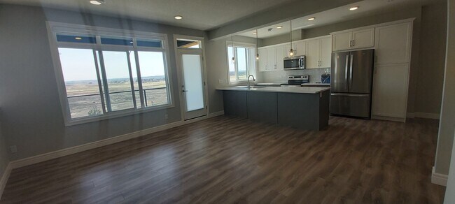 Photo - 286 Seton Passage SE