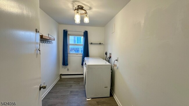 Photo - 529 Valley Rd Unit 1