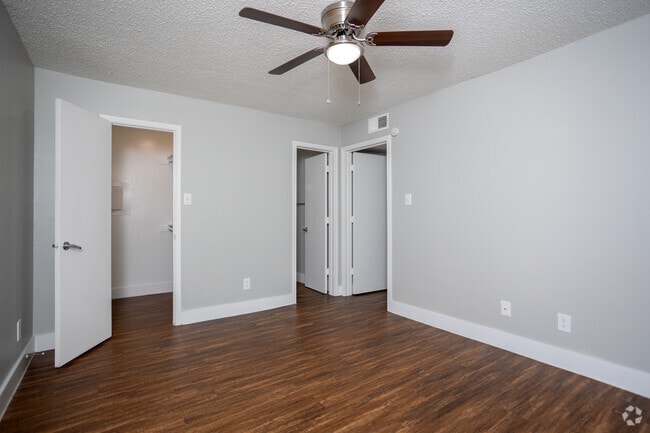2BR, 2BA - 900SF B1C - Primary Bedroom - Amber Creek Apartments