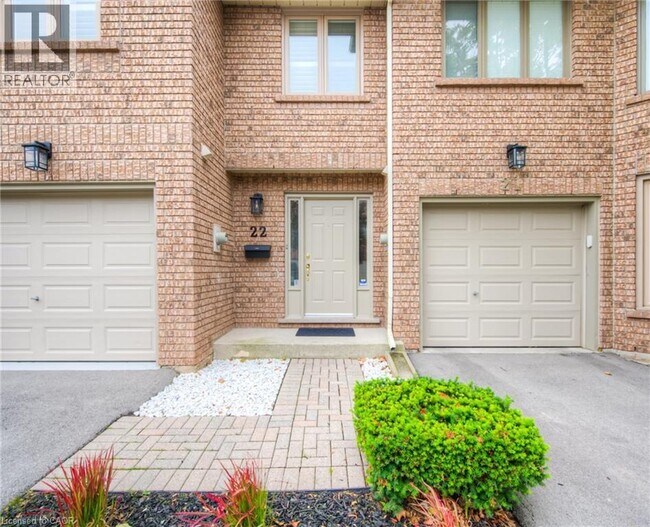 Photo - 502 Barton St
