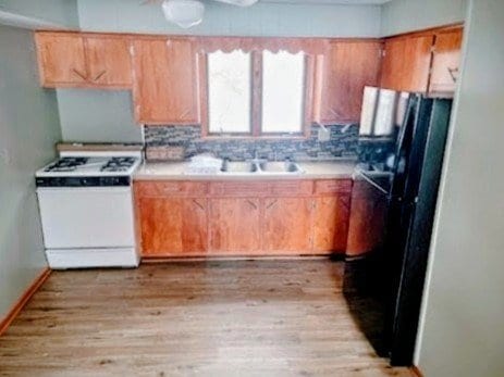 Photo - 839 1st St NE