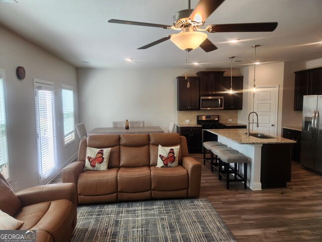 Photo - 47 Station Overlook Dr