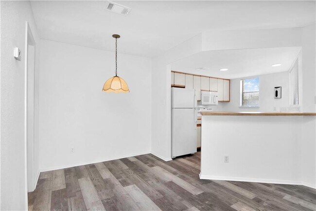 Photo - 2500 Burleson Rd Unit 204