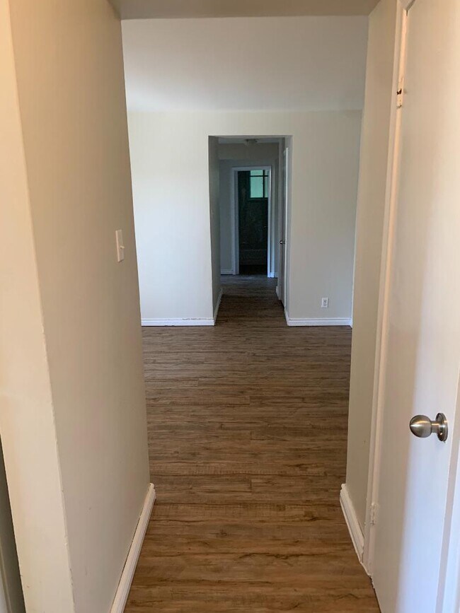 Photo - 206 Heiman St Unit 2
