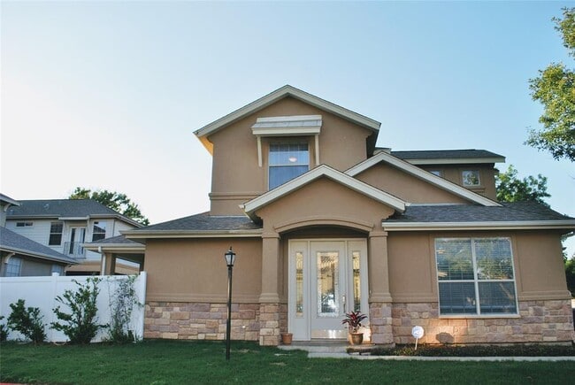 Building Photo - 12800 Venice Ln Rental