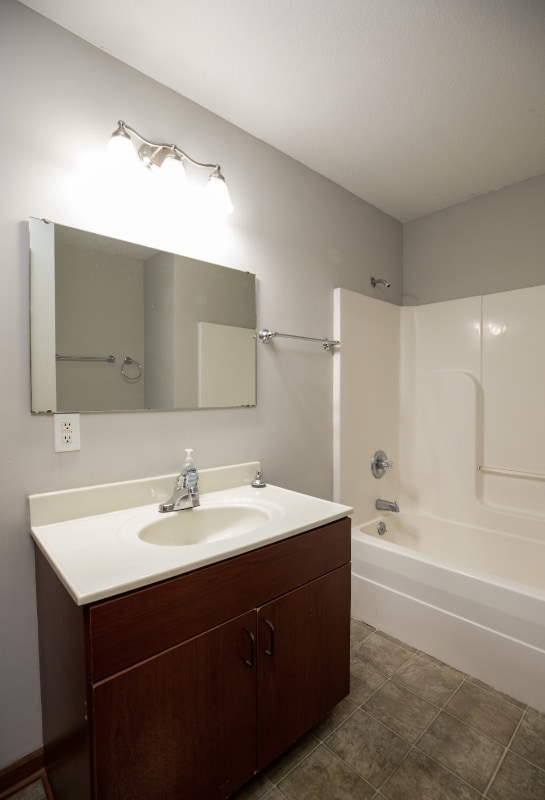 Photo - 2216 S Leonard Rd Unidad 1