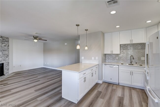 Photo - 853 Rock Springs Dr Unidad 202