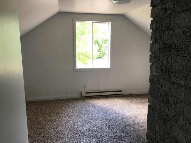 Photo - 2189 Hilyard St