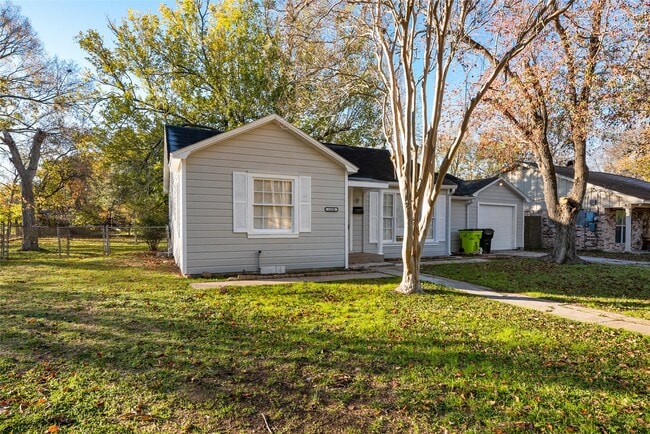 Building Photo - 1330 Leaman Ave