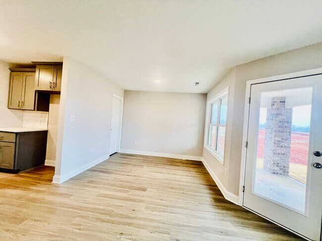 Photo - 243 Irish Hill Dr