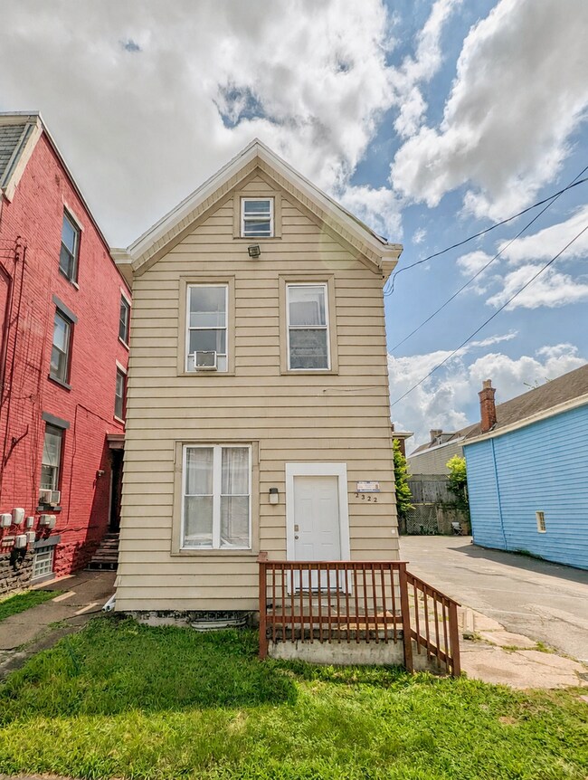 Building Photo - 2322 Stratford Ave Unit 2