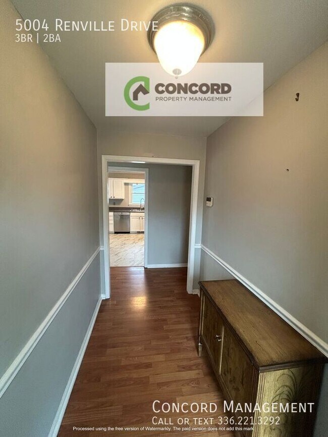 Photo - 5004 Renville Dr