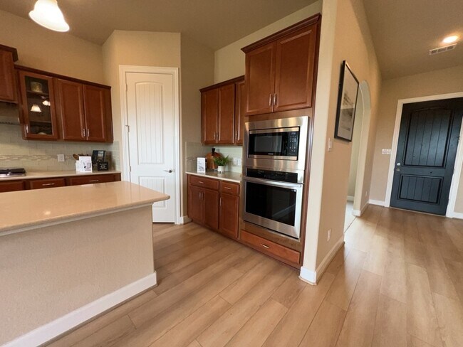 Photo - 5602 Caracara St