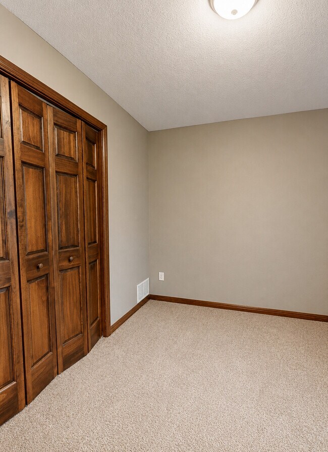 Photo - 6395 Prairie Cir S