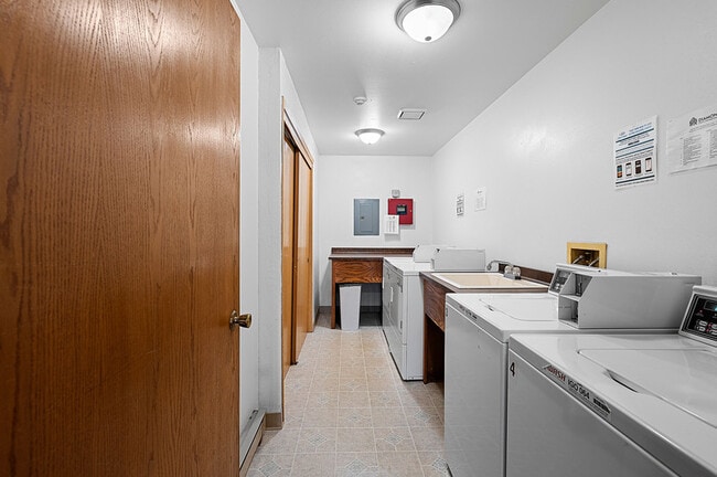 Photo - Washington Square Apartments