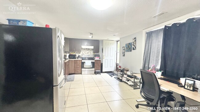 Photo - 560 Gillies St