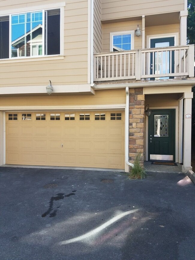 Photo - Nice Modern Townhouse Available Now!!