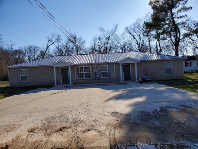 Building Photo - 120 Sharon Oakley Dr Unit 120