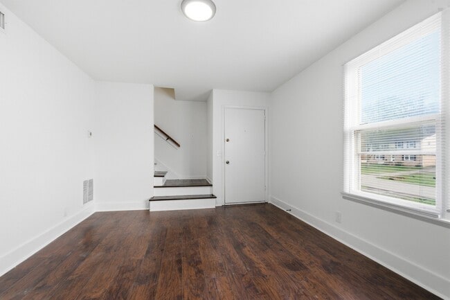 Photo - 729 McPherson Dr