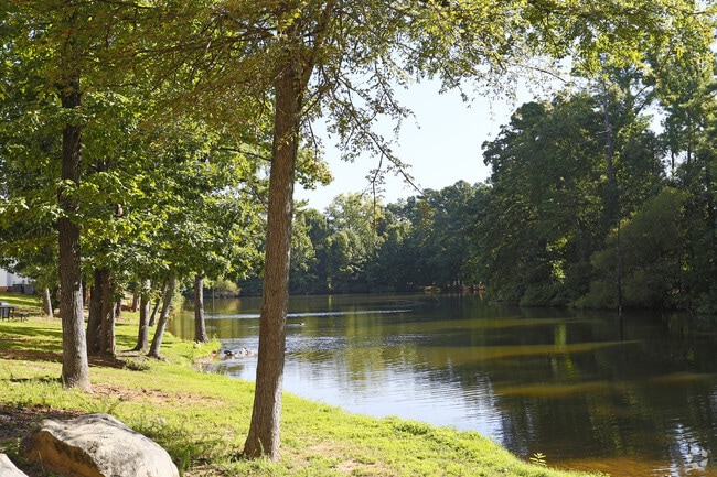 Lakeview Apartments