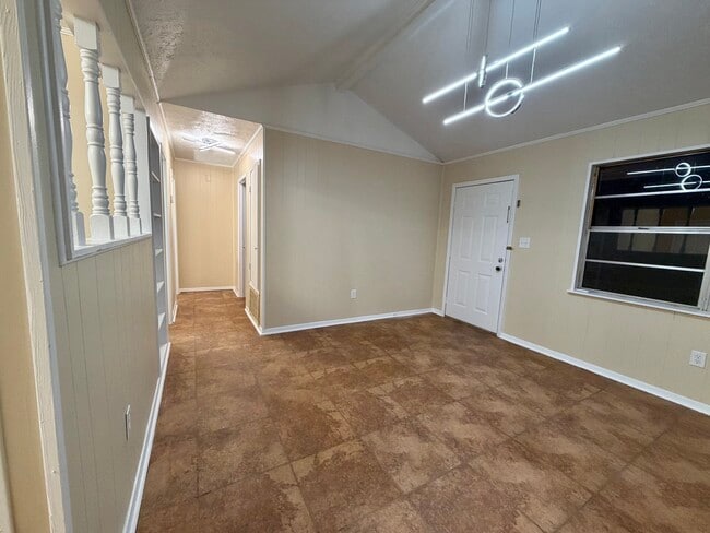 Building Photo - 1101 6th St