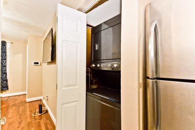 Photo - 2609 Franklin St NE