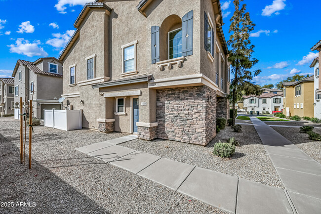 Photo - 9233 E Neville Ave Townhome