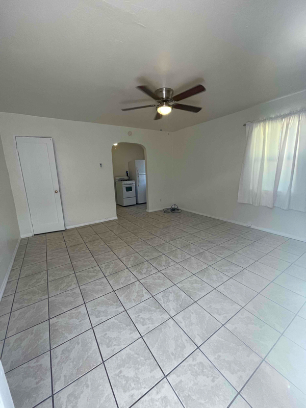 Photo - 563 S 1st Ave Apartamento Unidad #