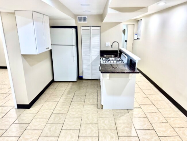 Photo - 5204 N Ludlam Ave Unit G