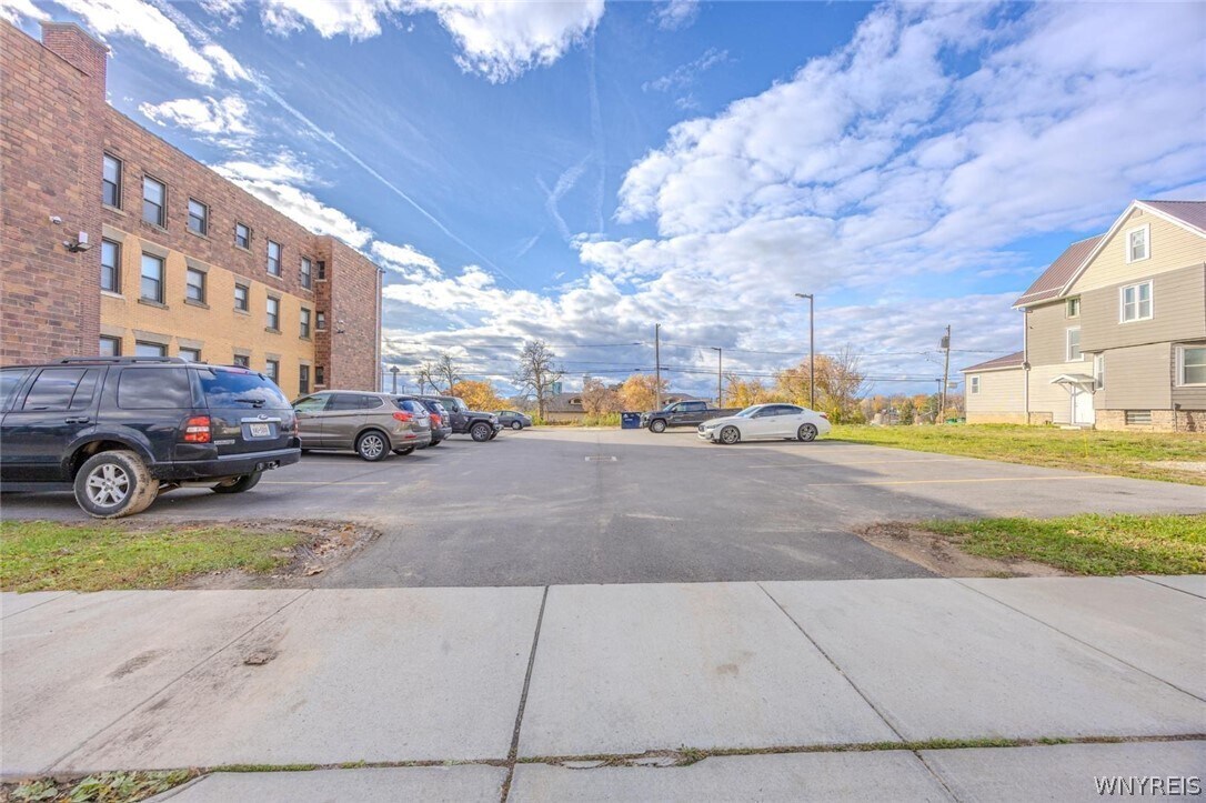 Photo - 530 Main St
