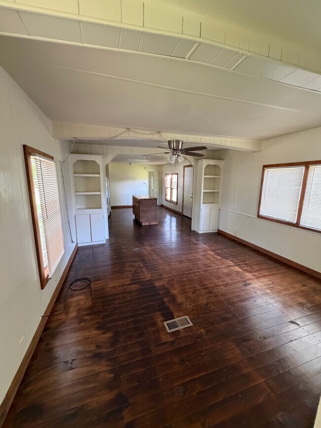 9929 Farris Loop