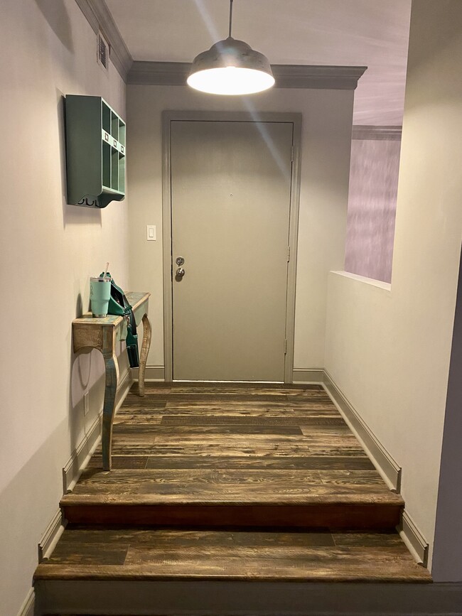 Building Photo - 5455 Chemin de Vie Unit 5455 Chemin De Vie Rental
