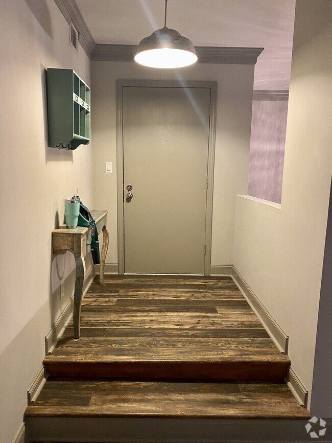 Building Photo - 5455 Chemin de Vie Unit 5455 Chemin De Vie Rental