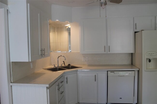 Photo - 409 W Main St