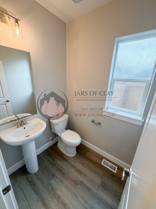 Photo - 1333/1335 Oppek St NE #2023-LL765 Unit 1335