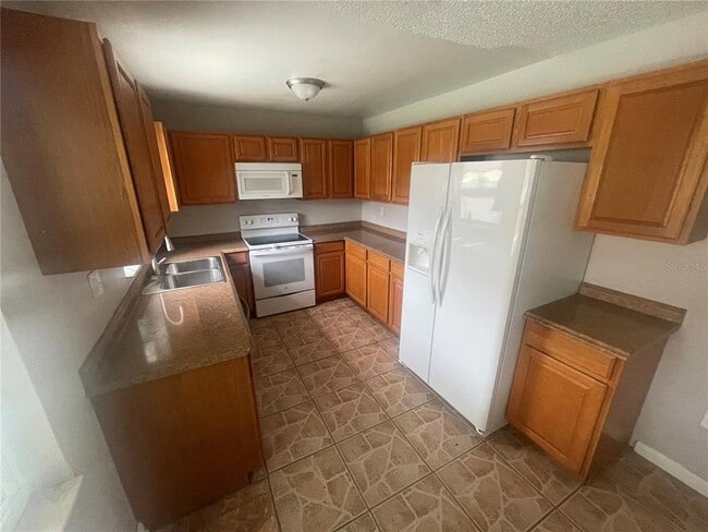 906 Essex Rd