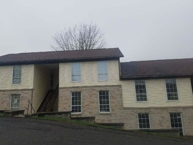 Complex photo - 1100 Eastgate Dr