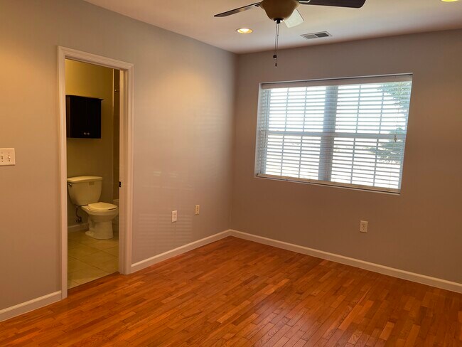 Photo - 1952 3rd St NE Unidad 201