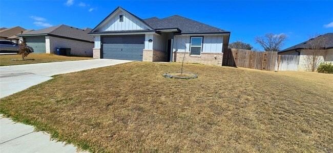 Building Photo - 136 Mike Warner Dr