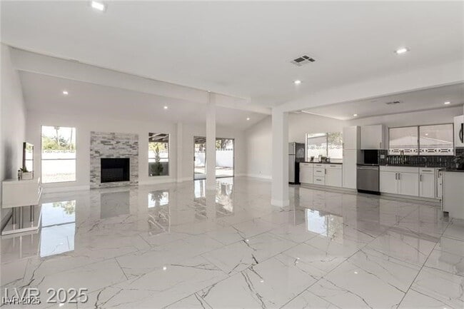 Building Photo - 3826 S Edmond St